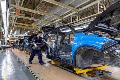 奔驰宝马大众齐发声 跨国车企巨头为何集体选择与中国共筑新能源汽车未来？